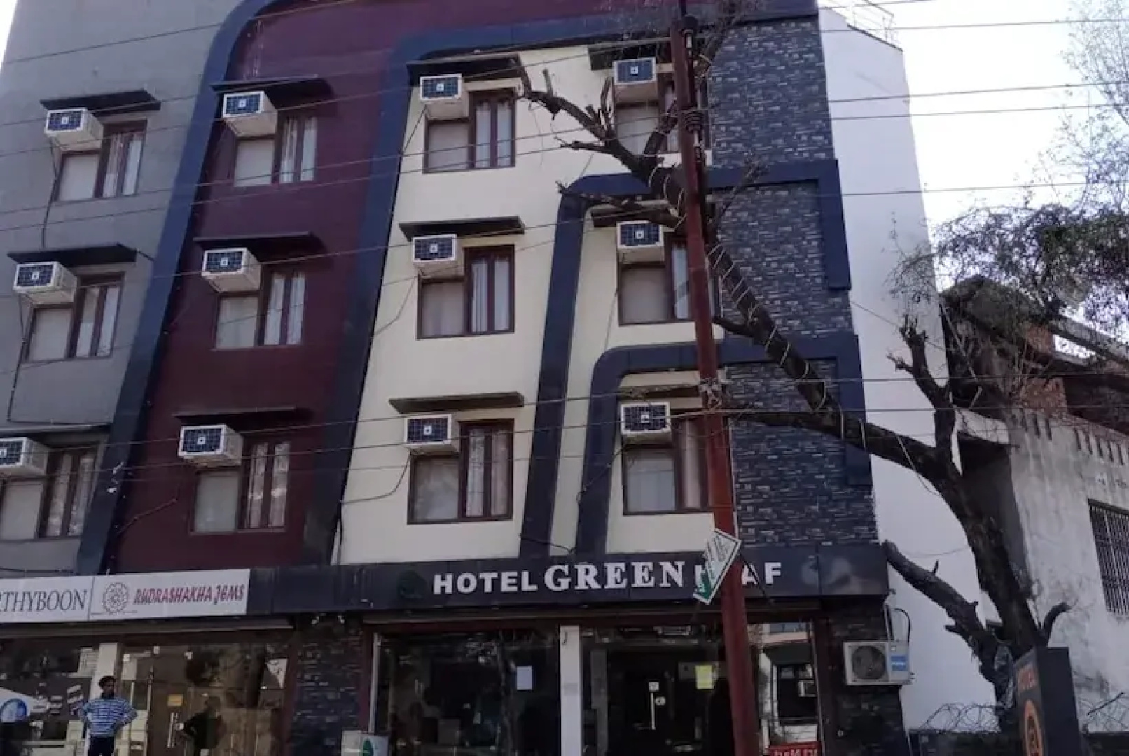 Hotel Green Leaf By T And M Hotels