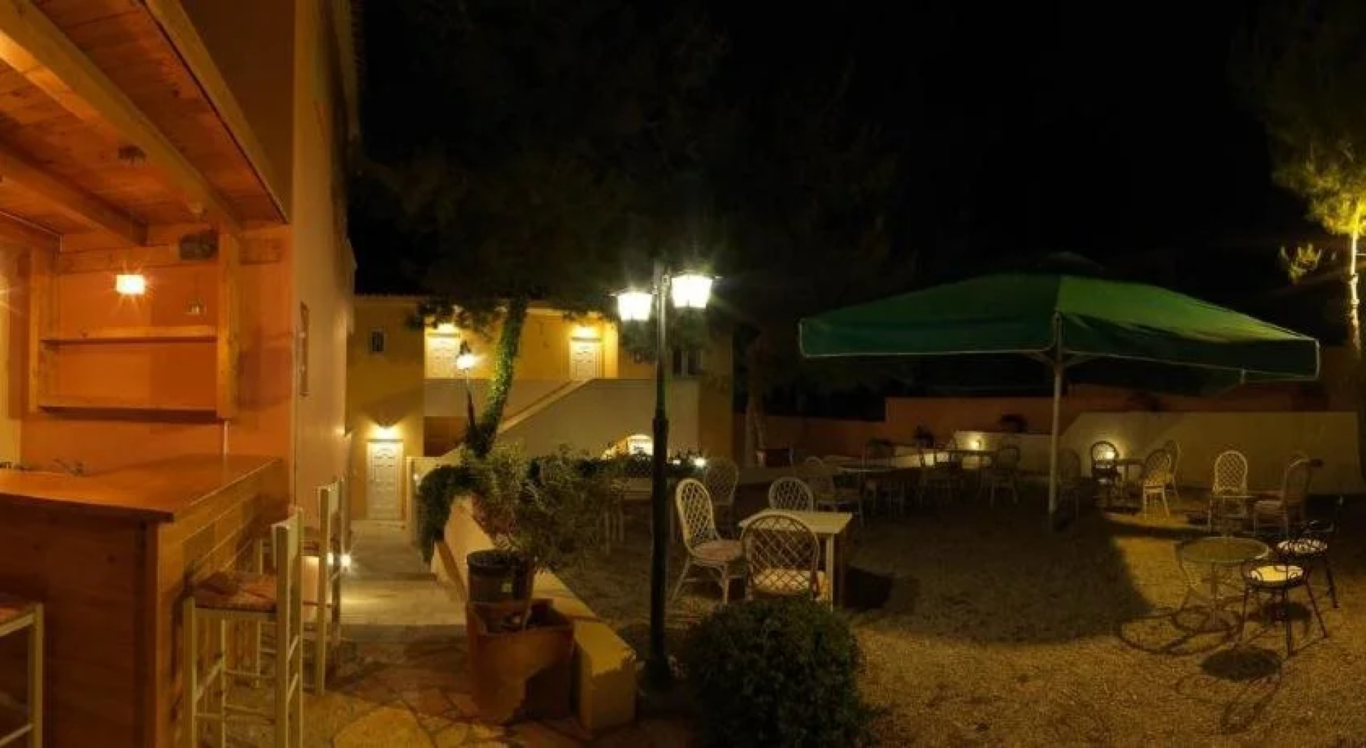 Epavlis Apartments