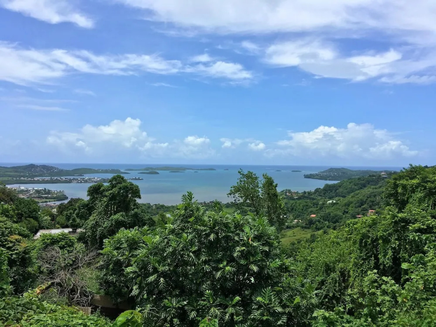 House With one Bedroom in Le Robert, With Wonderful Mountain View, Fur