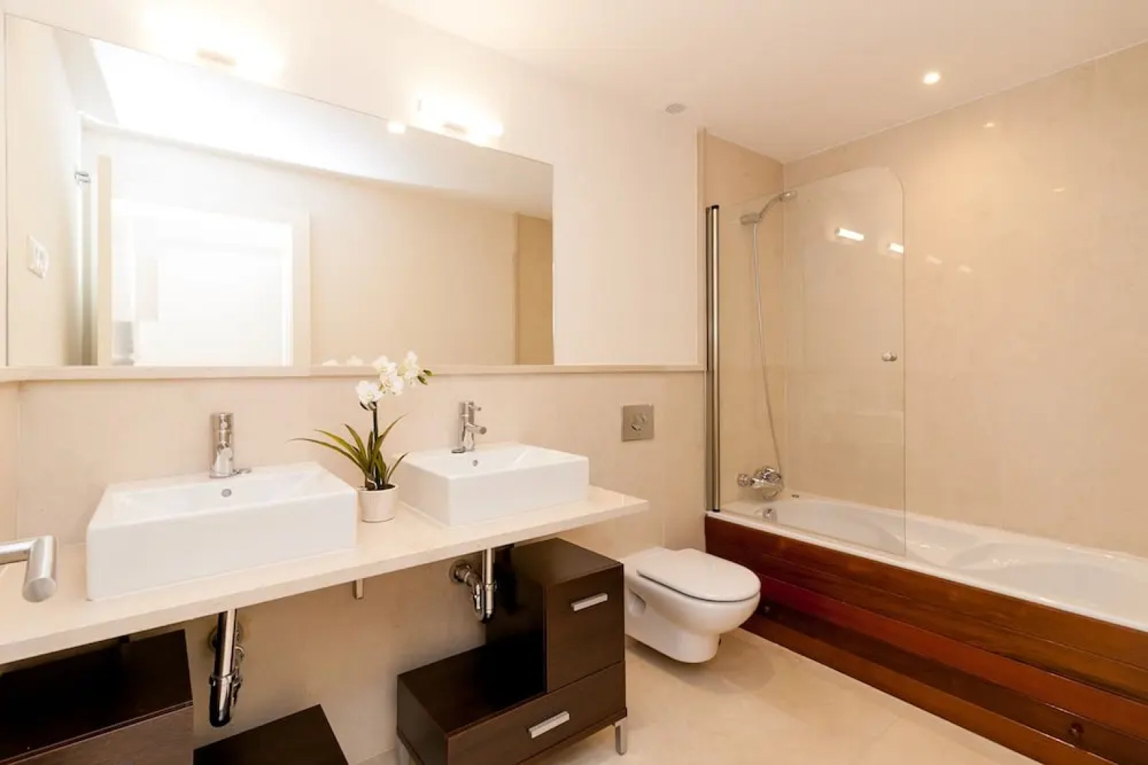 Flamingos Holiday Haven Canovas Apartment