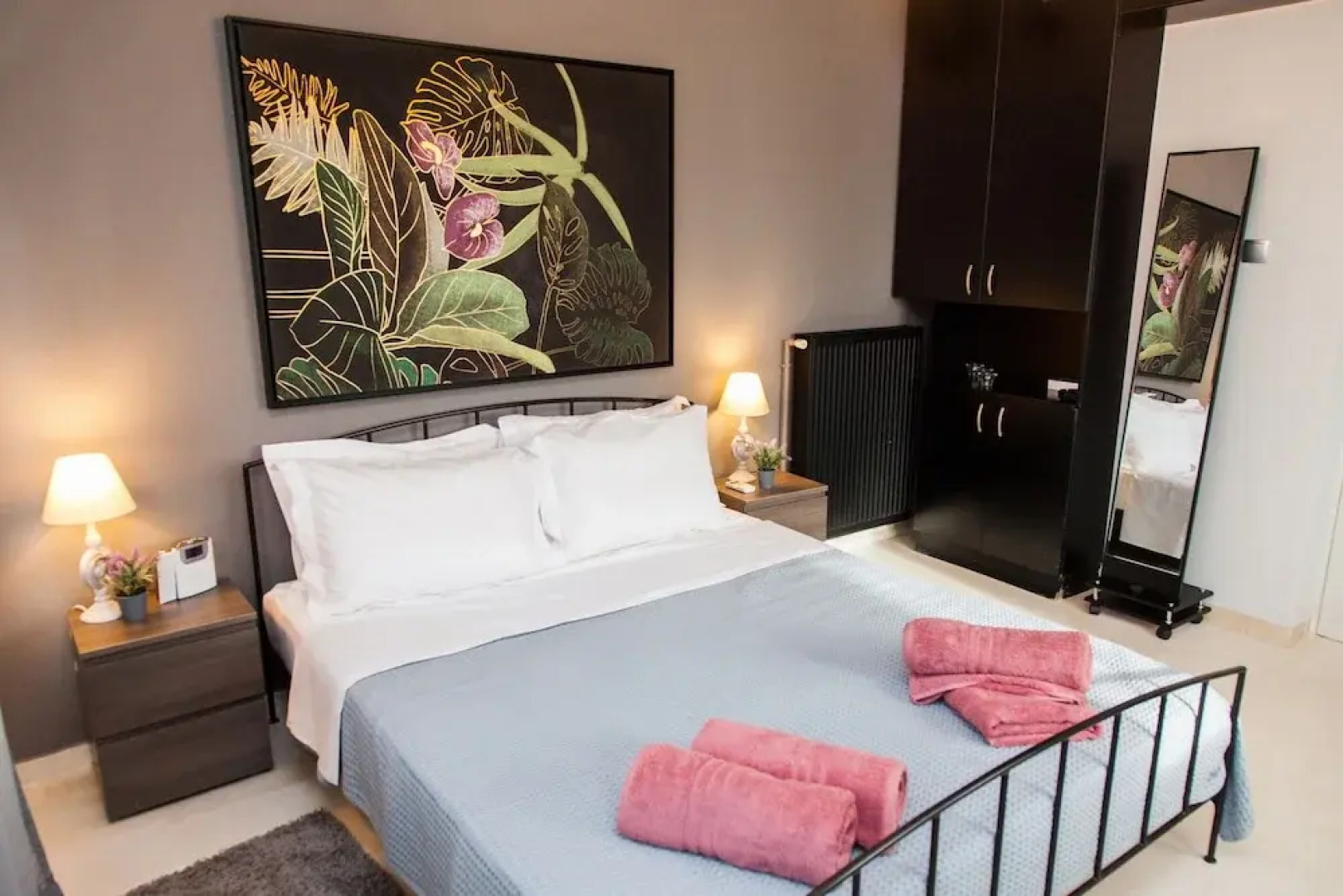 Glamorous Modern Aprt in Palaio Faliro