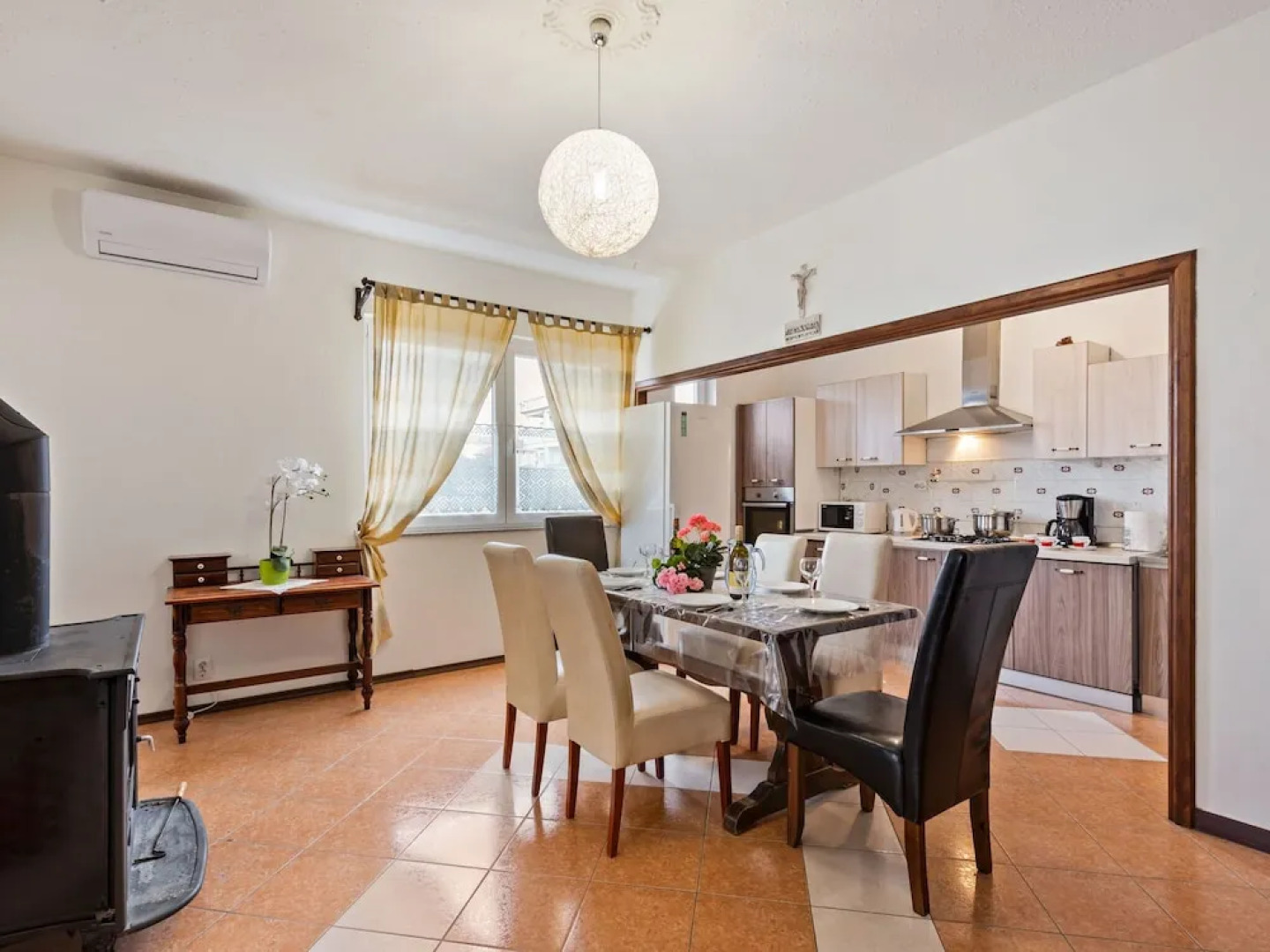 Lovely Apartment in Pakoštane With Private Swimming Pool