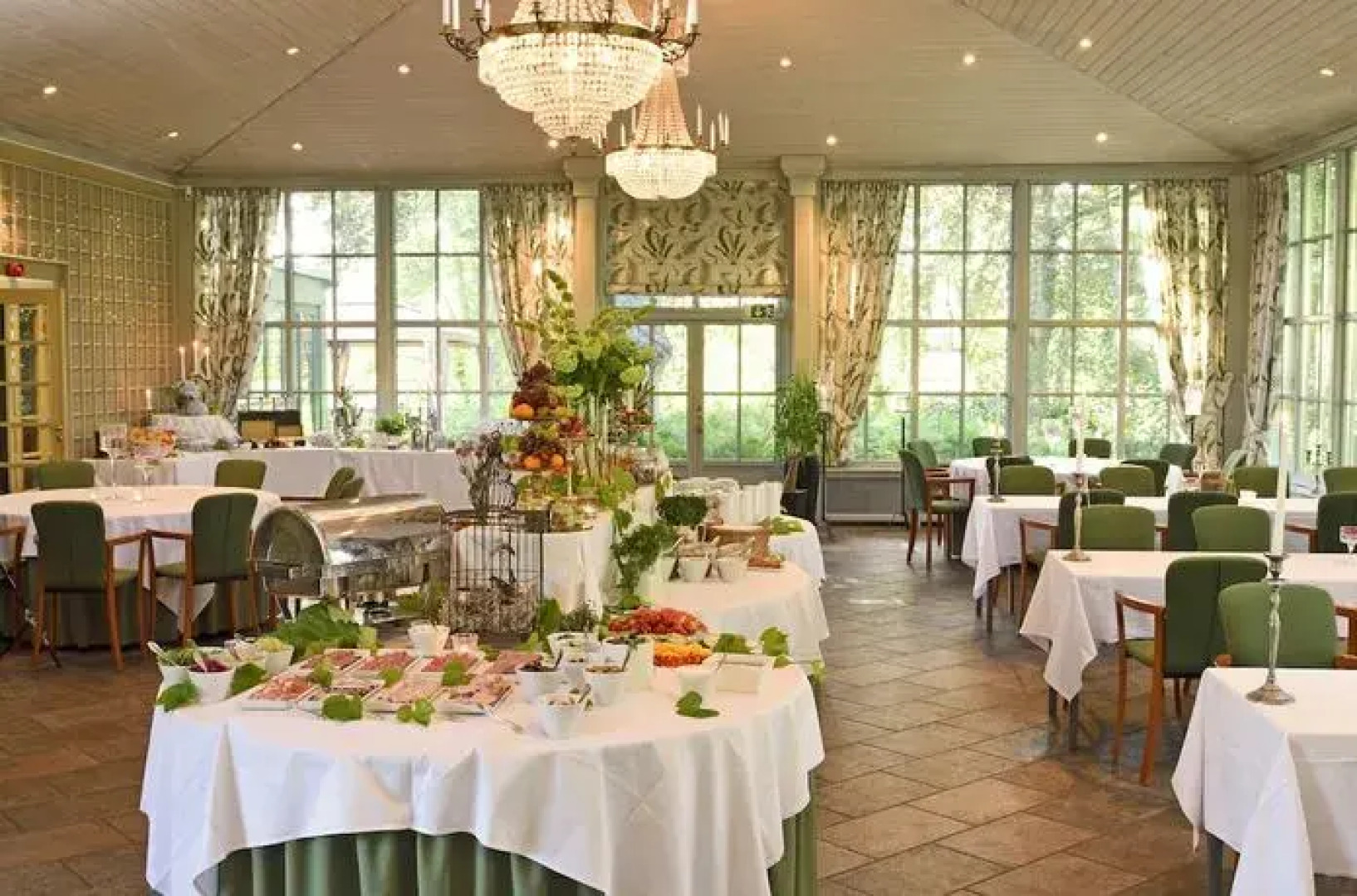 Island Club at Lindfields