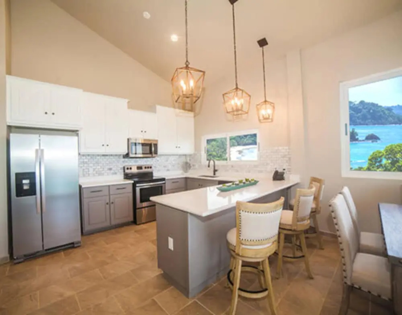 The Island Hub at Red Frog Beach Resort