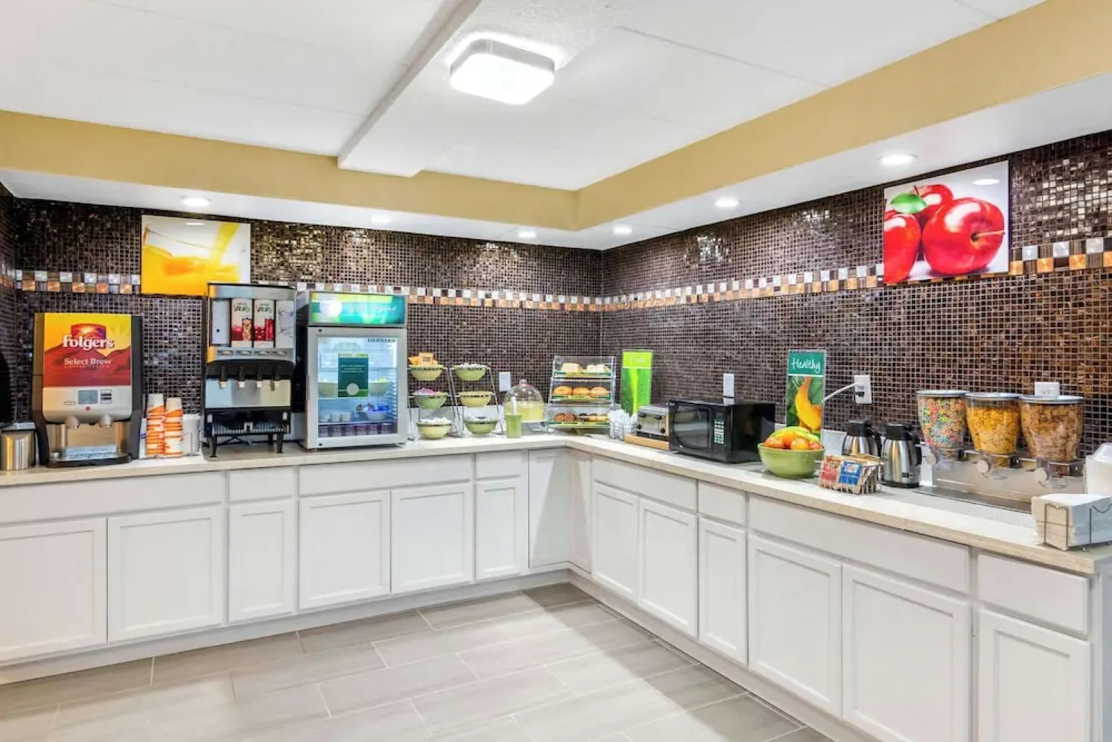 City Studios Inn And Suites