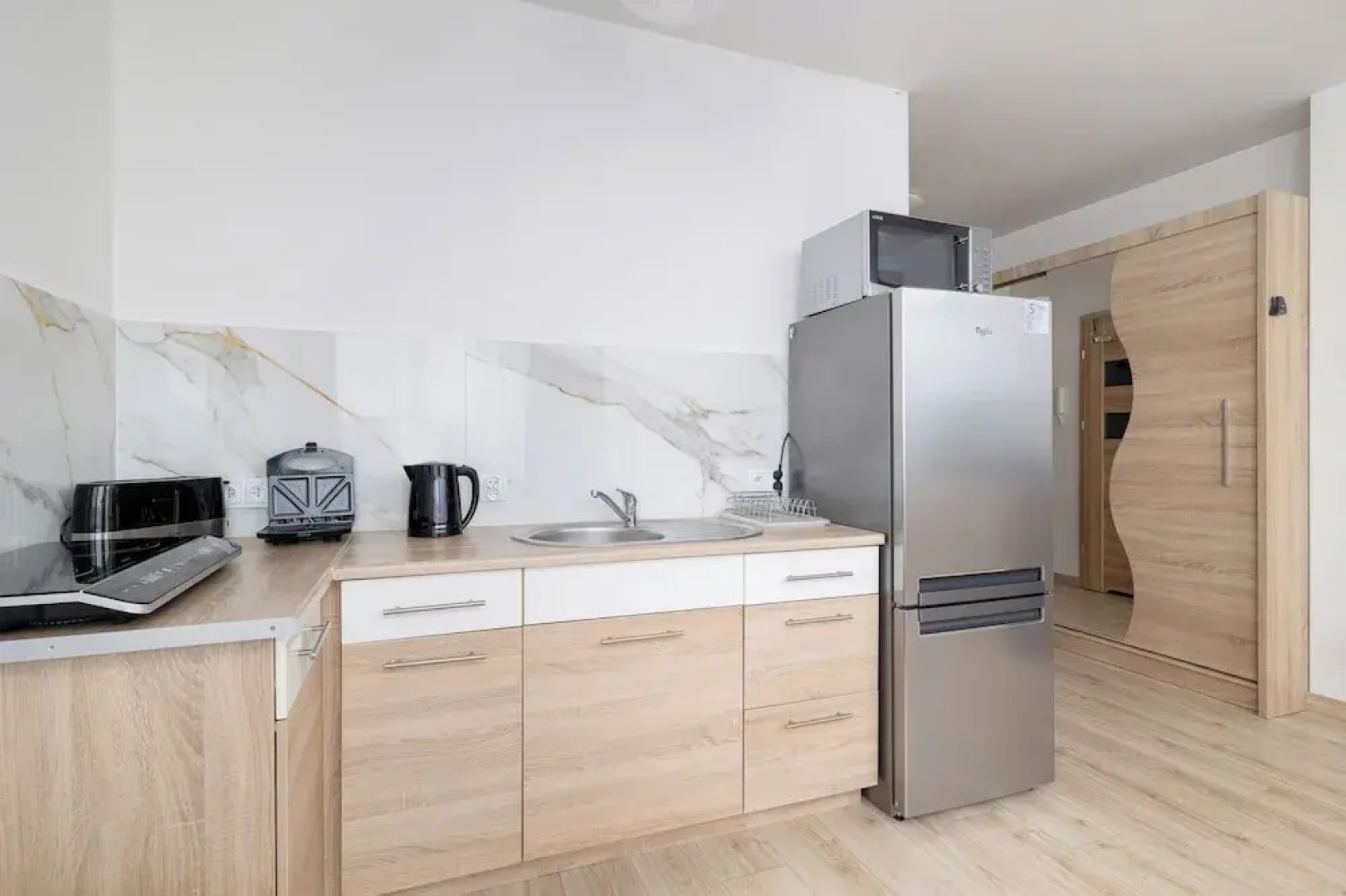 Air-conditioned Apartment by Renters