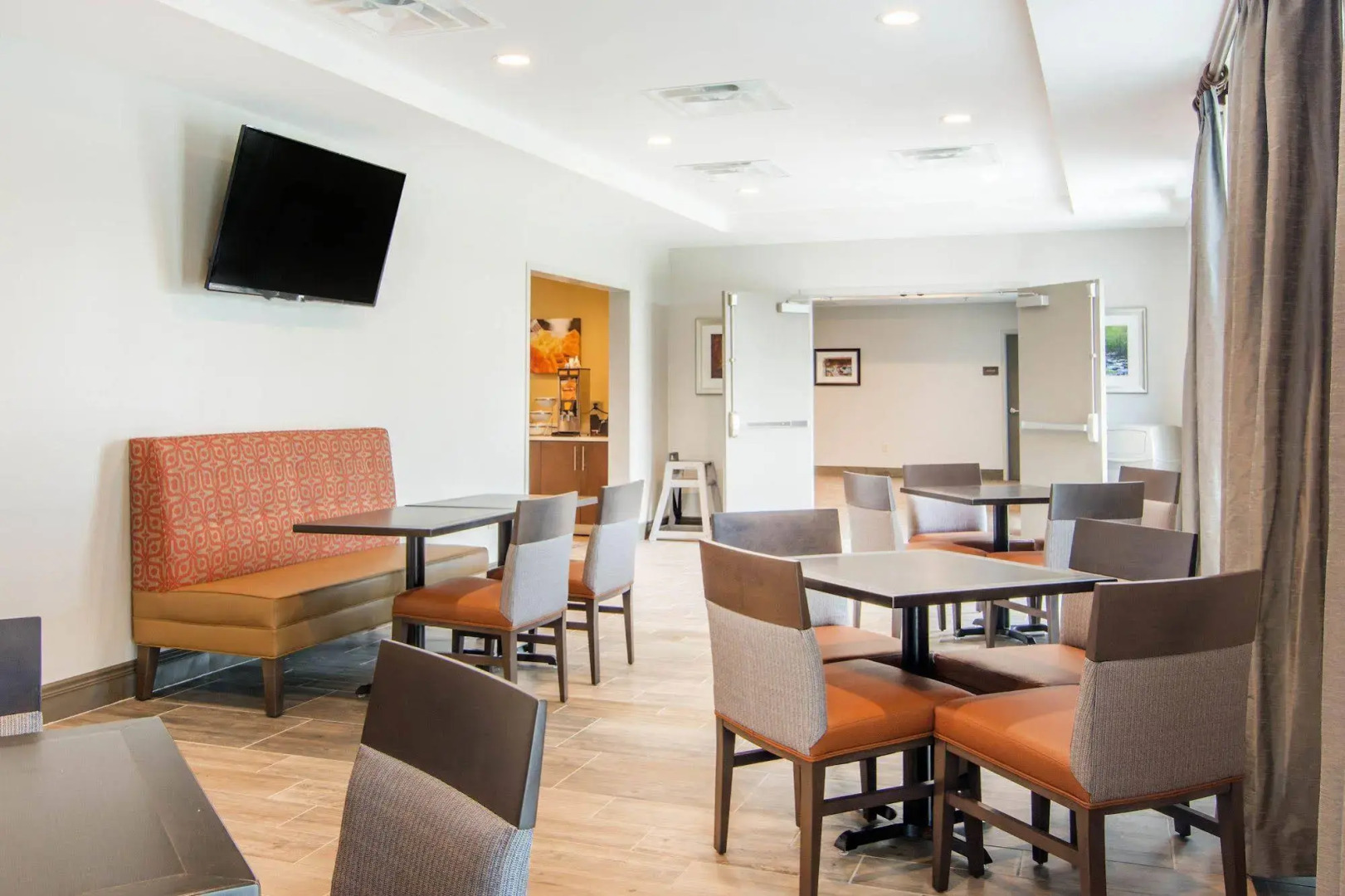 Comfort Inn & Suites