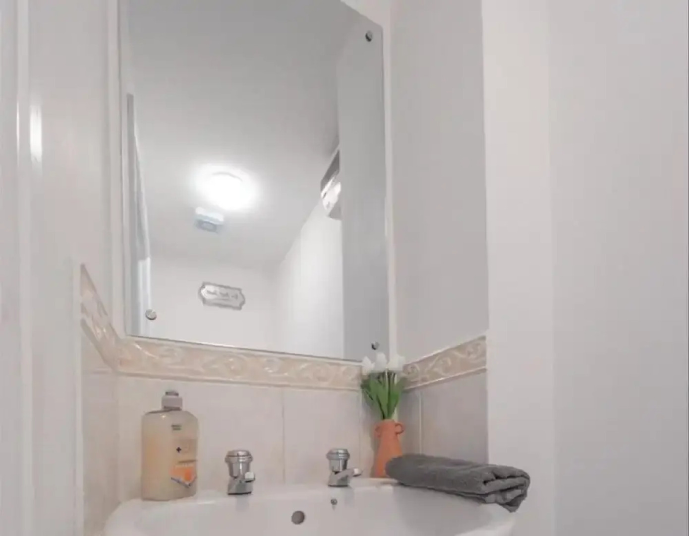 Sleeps 5 - Private Garden- Free Parking