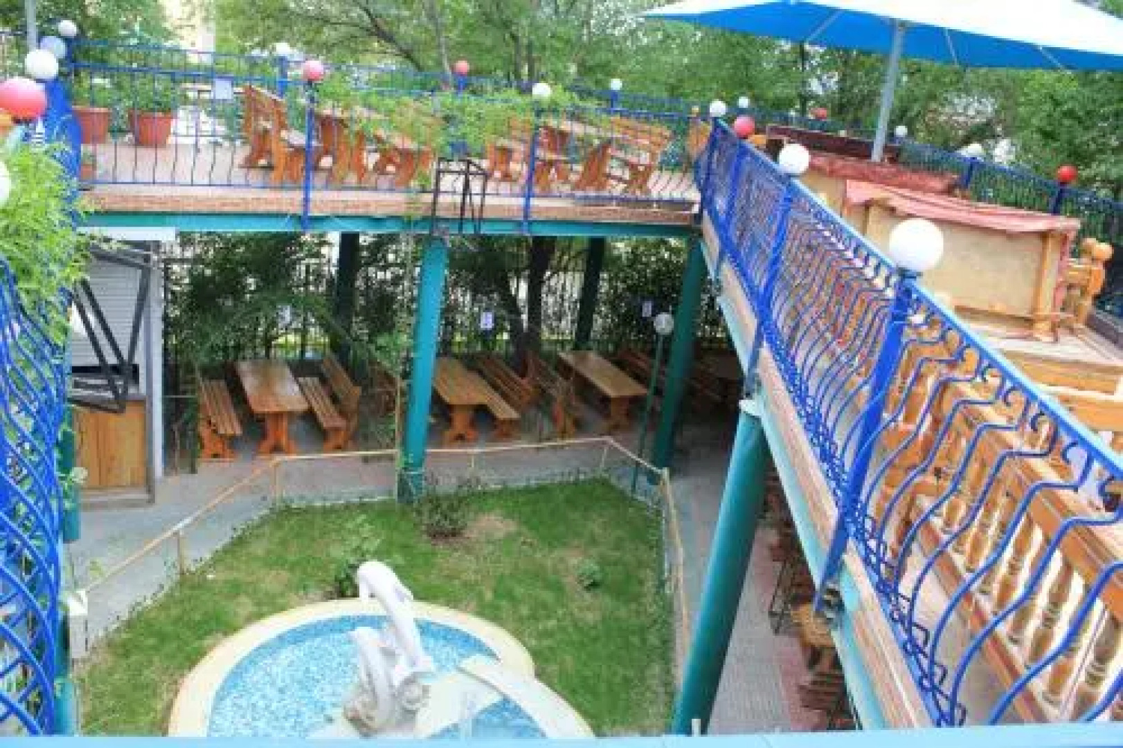 Three Dolphins Hotel