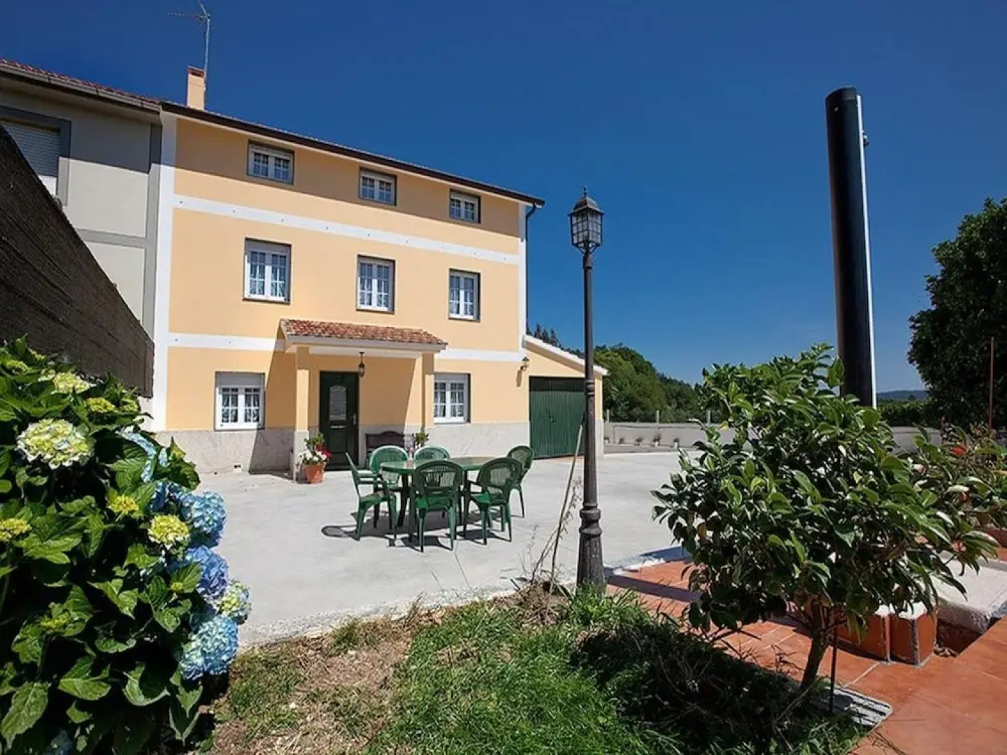 A Estrada 100126 6 Bedroom Holiday home By Mo Rentals