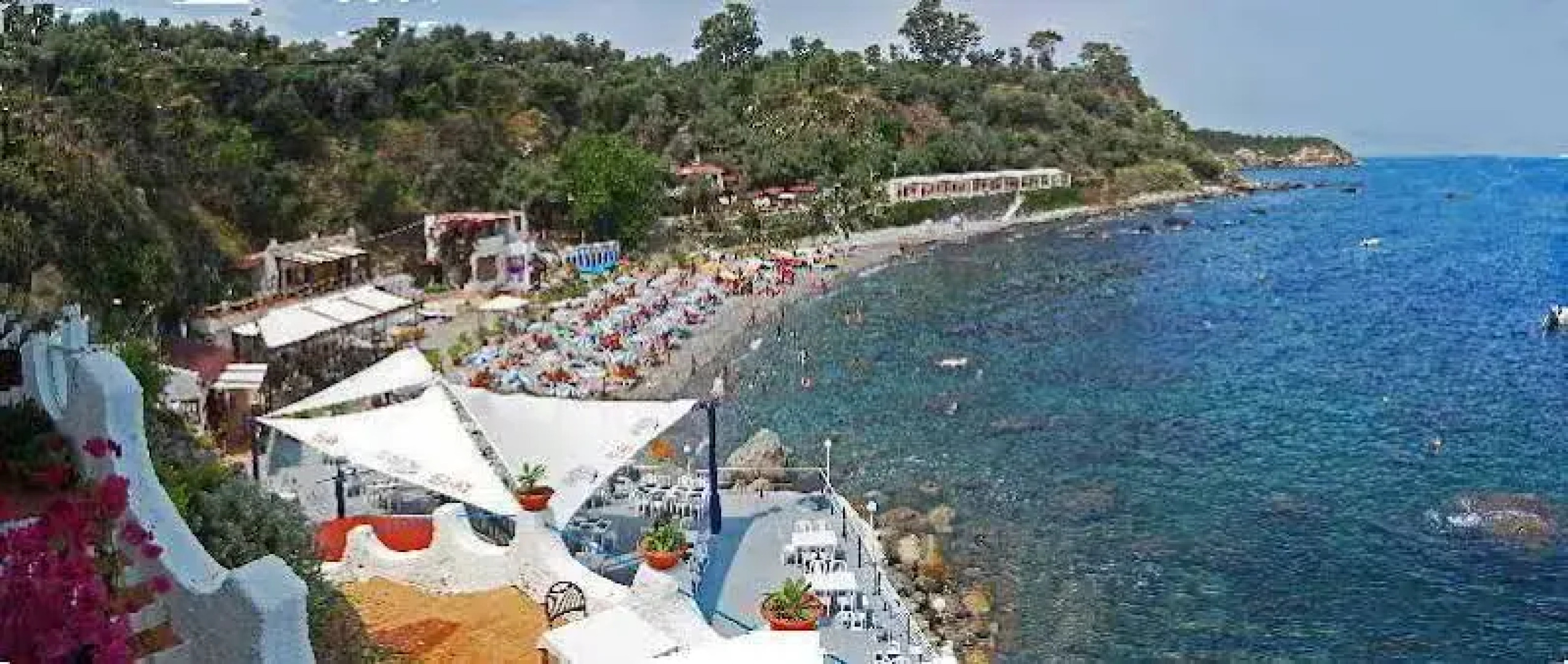 Cirucco Bay Hotel & Camping