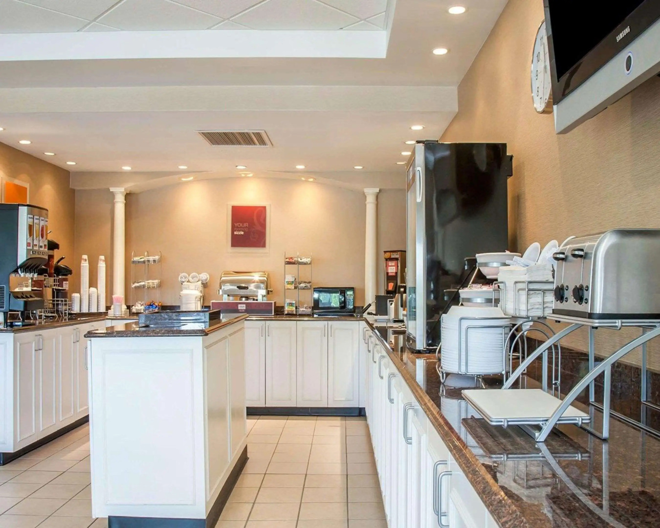 Comfort Suites West Warwick - Providence