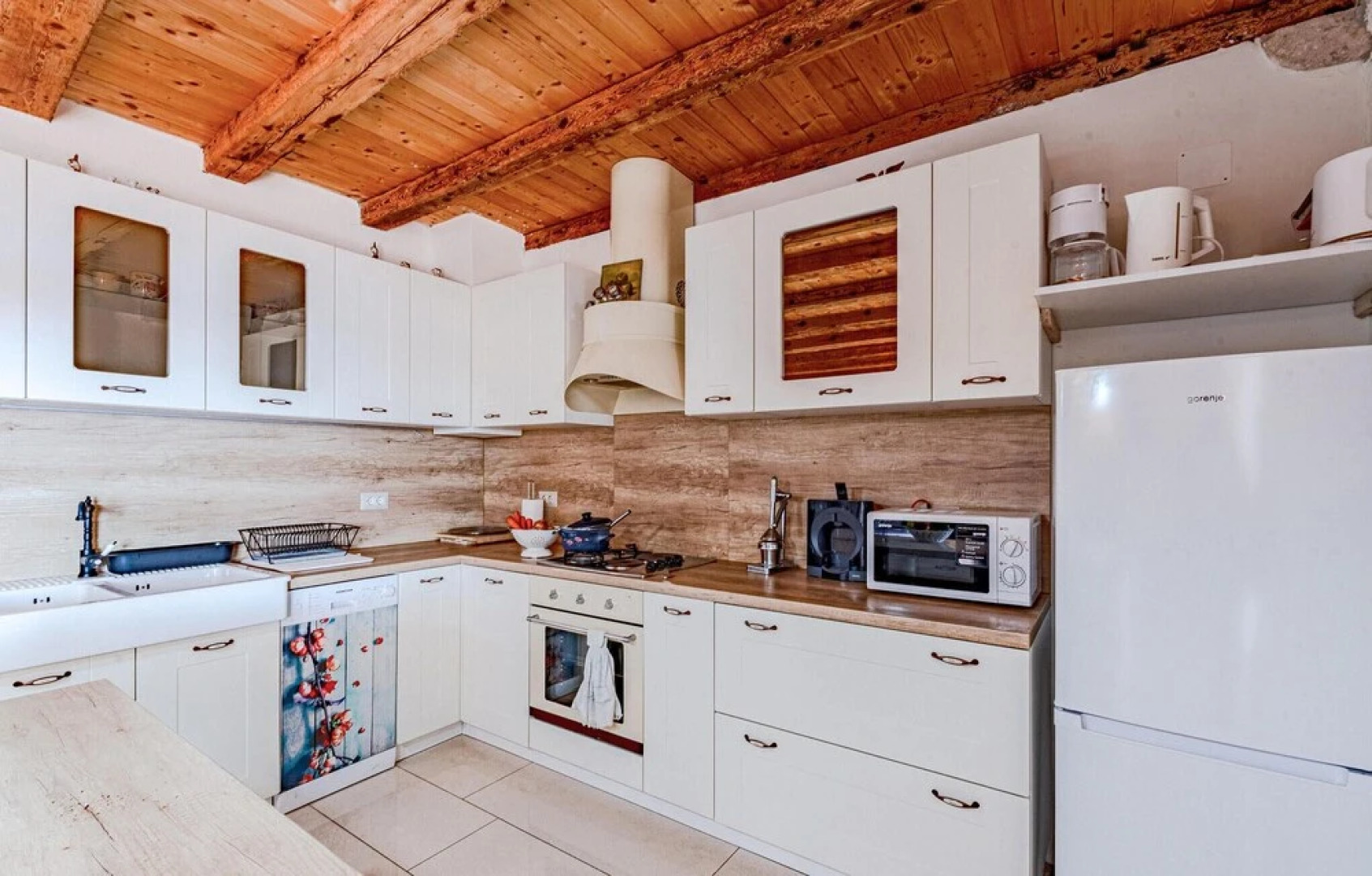 Beautiful Home in Mokalo With Wifi and 2 Bedrooms