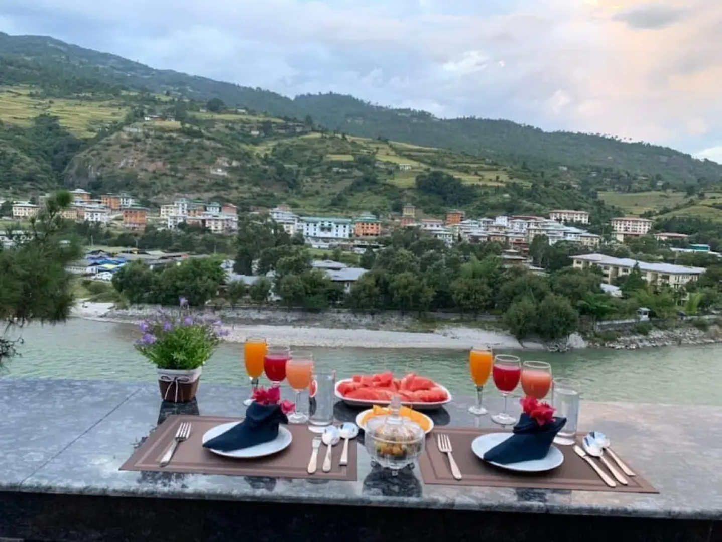 Hotel River Valley