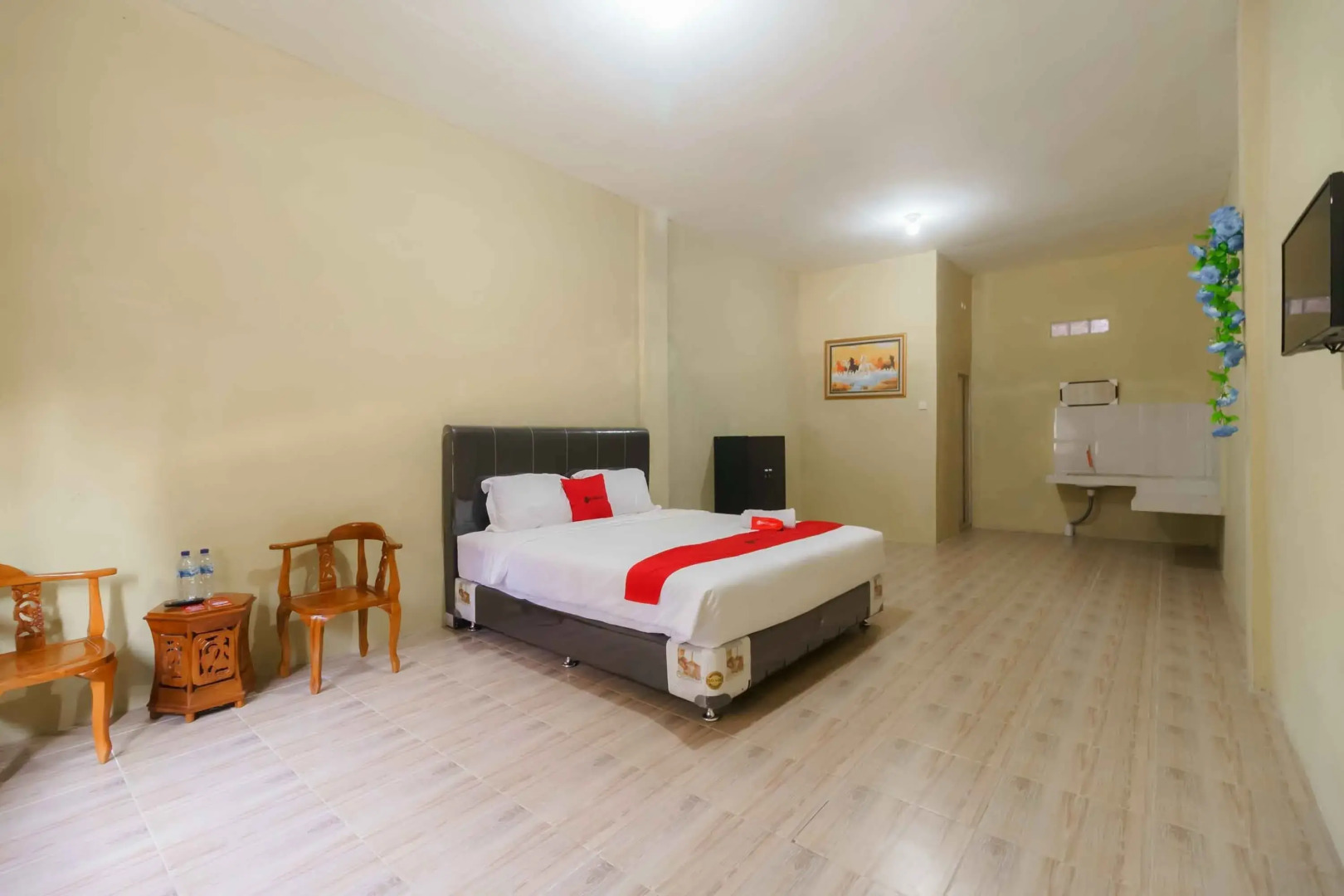 RedDoorz near Bukit Kubu Berastagi