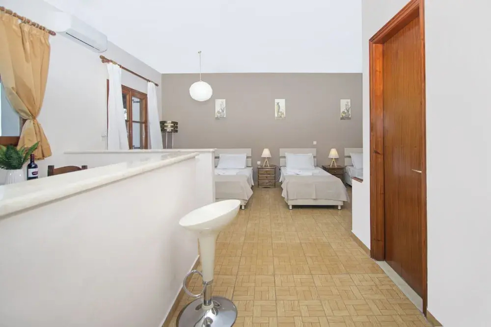 Nikolouzos Sunny Estate