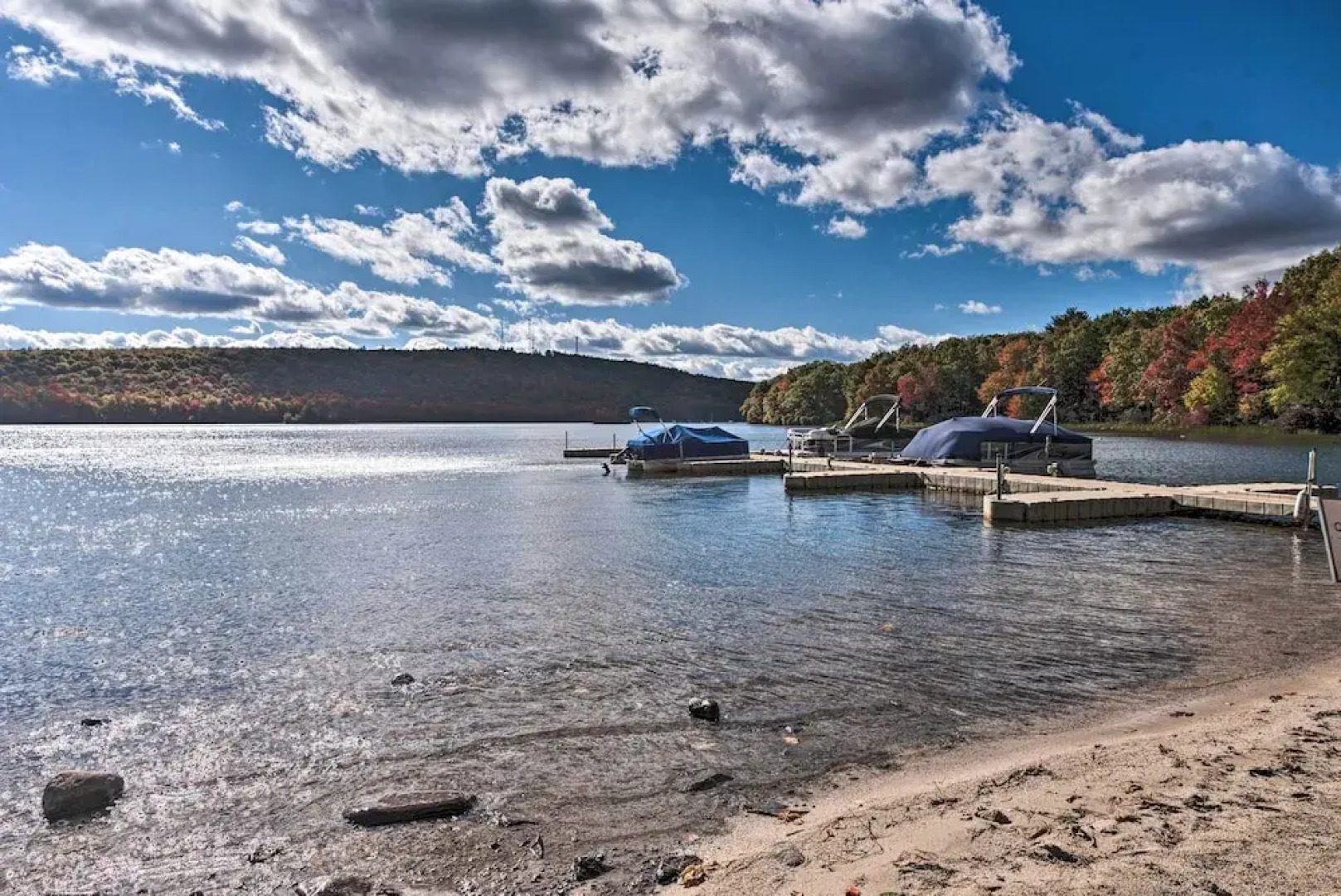 1 Mi to Jack Frost Ski Resort: Water-view Retreat