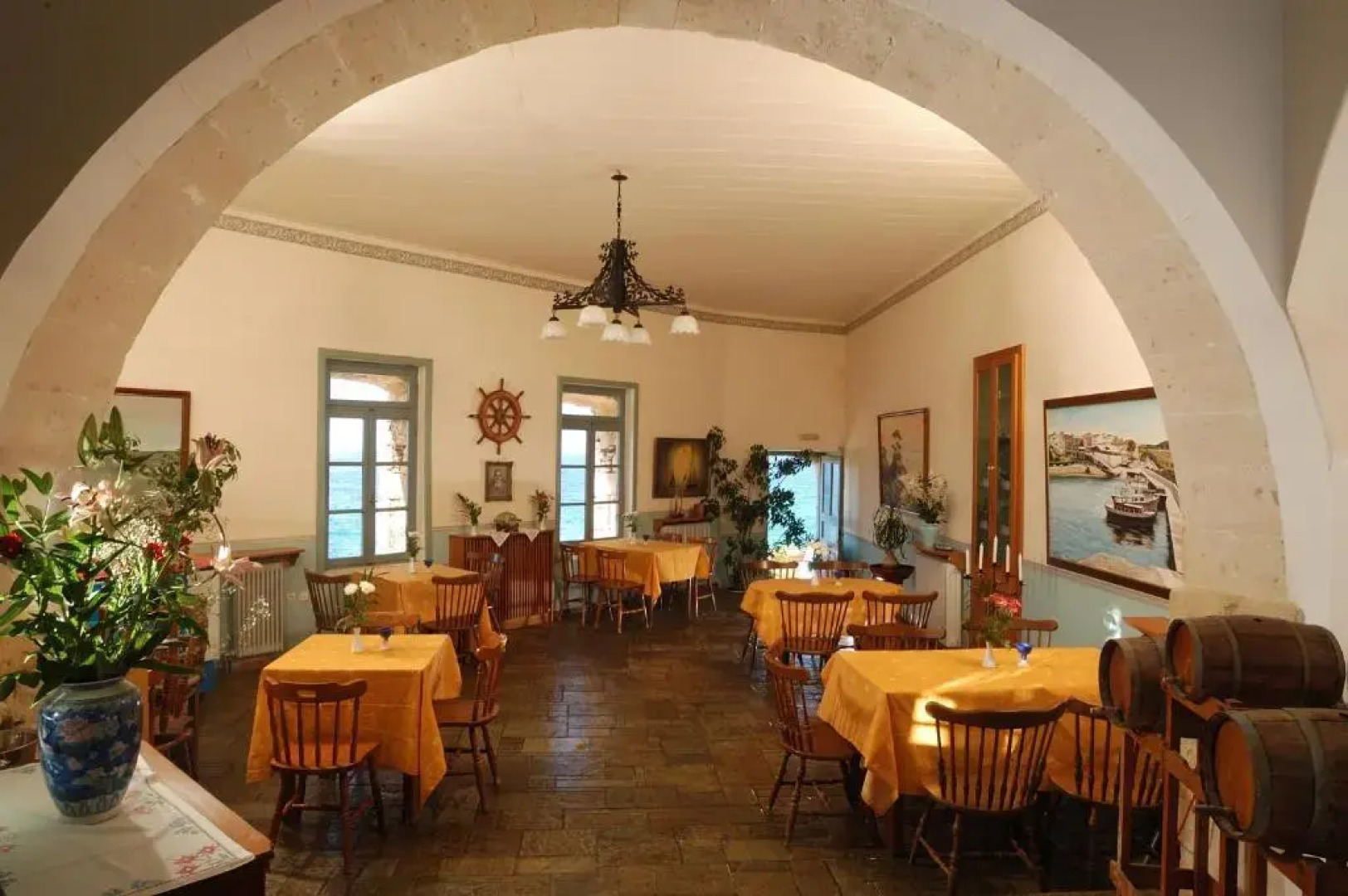 Captain's House Hotel Suites & Apartments