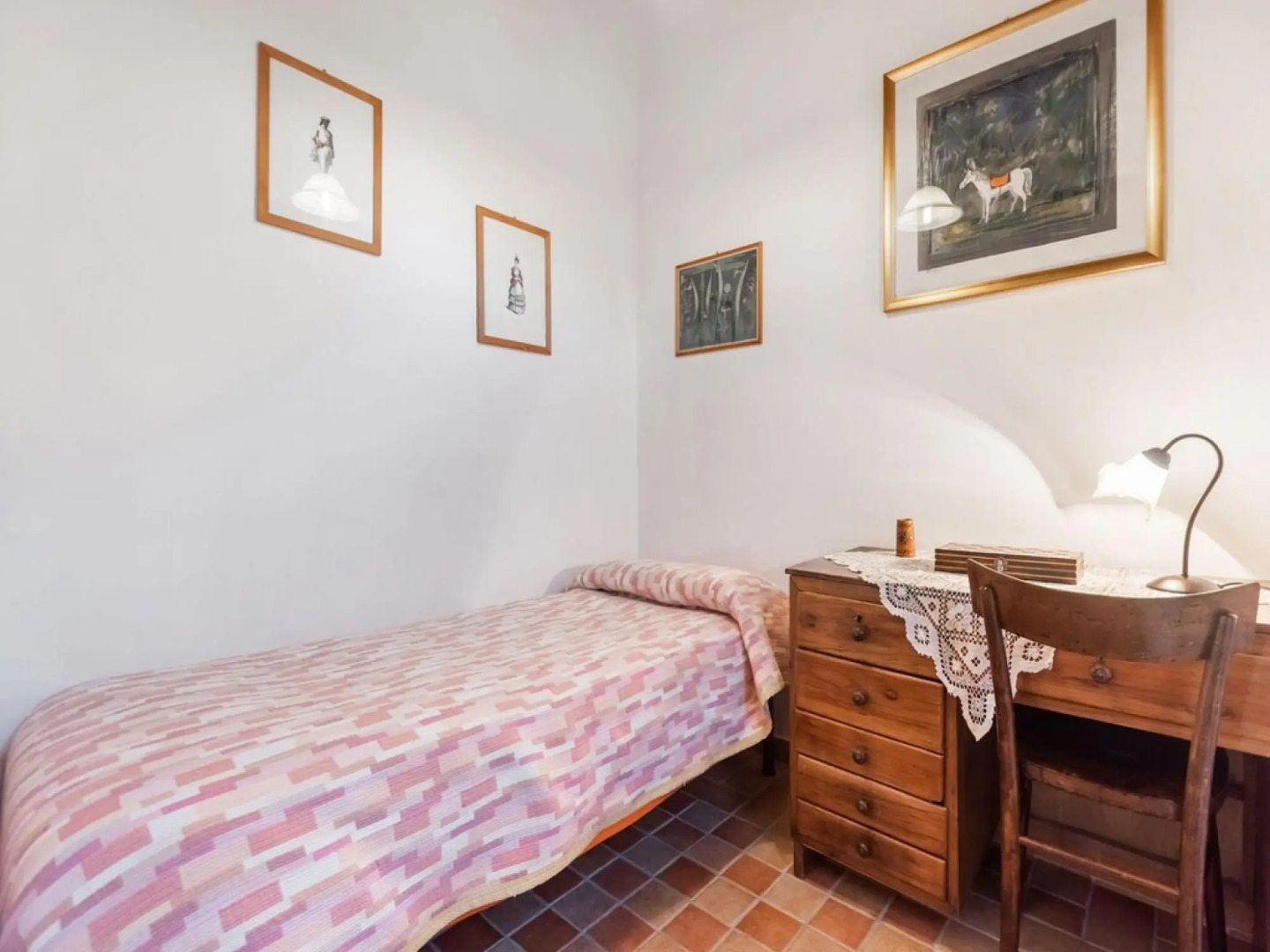 Vibrant Cottage near Lake in Bomba