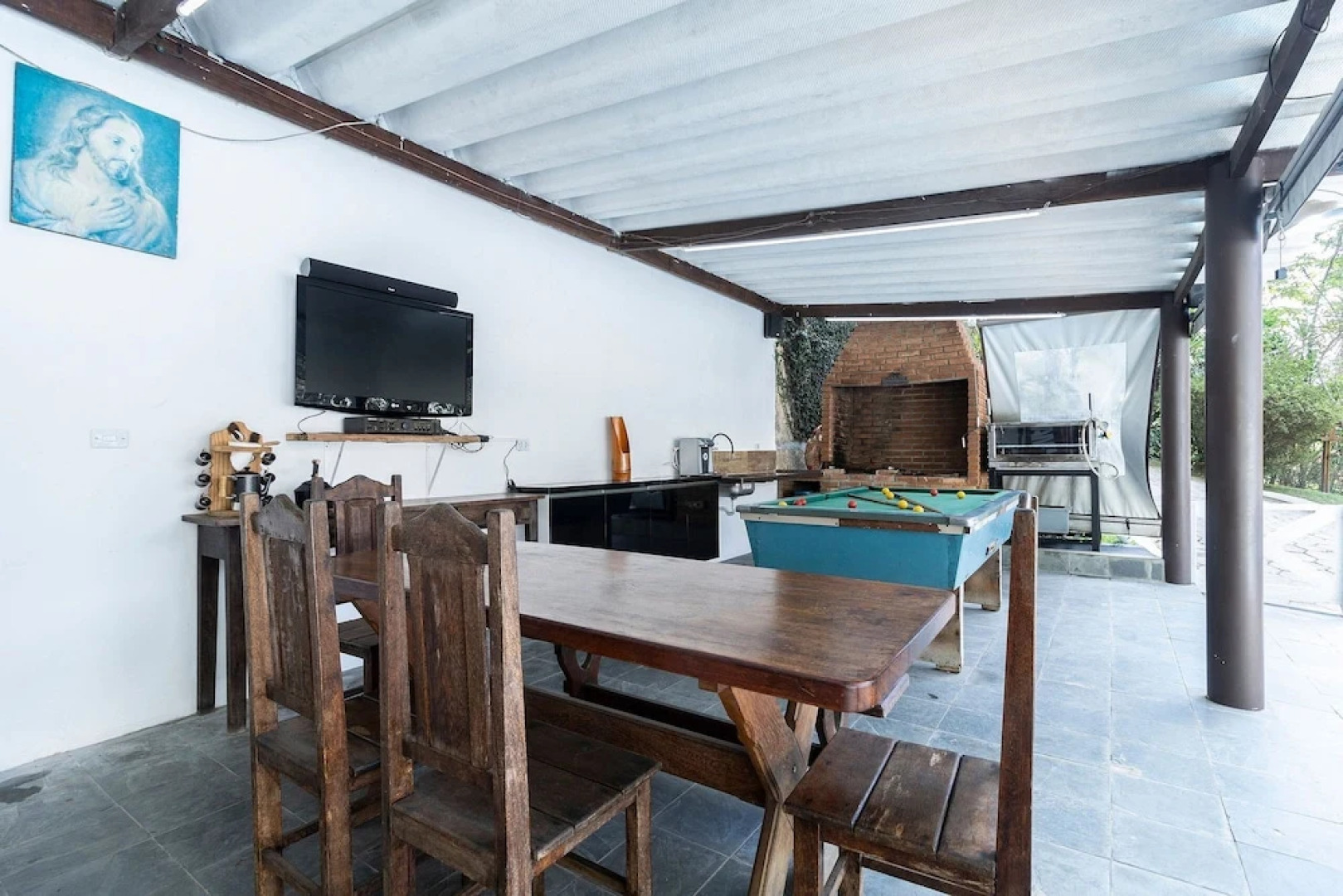 Chácara com Piscina a 40 min de SP