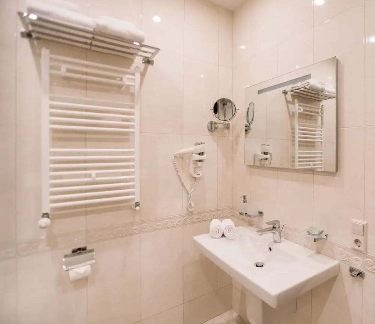 Отель Porta Caucasia