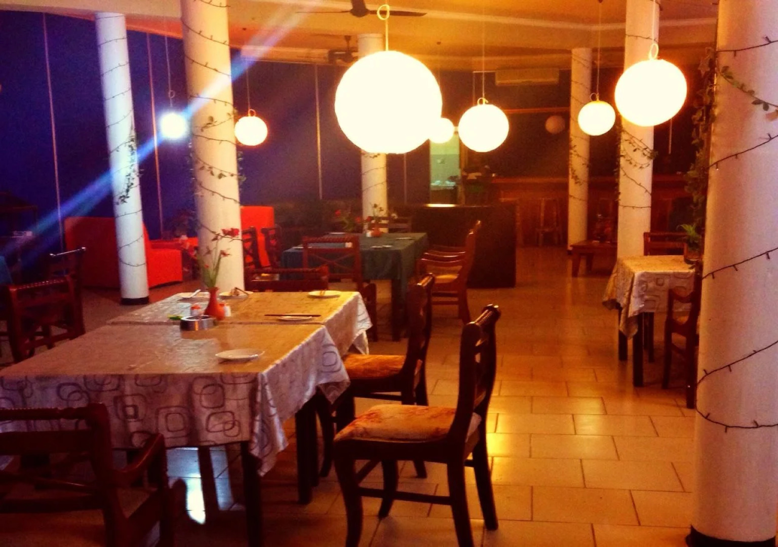 Sana's Beach Guesthouse and Restaurant