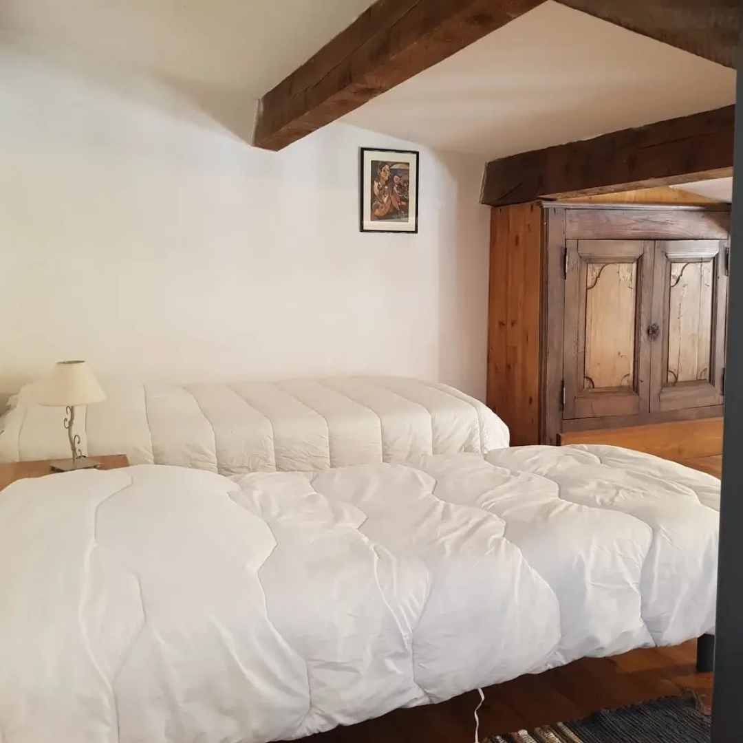 House With 3 Bedrooms in Saint-julien-de-la-nef, With Wonderful Mountain View, Pool Access and Enclosed Garden - 80 km From the Beach