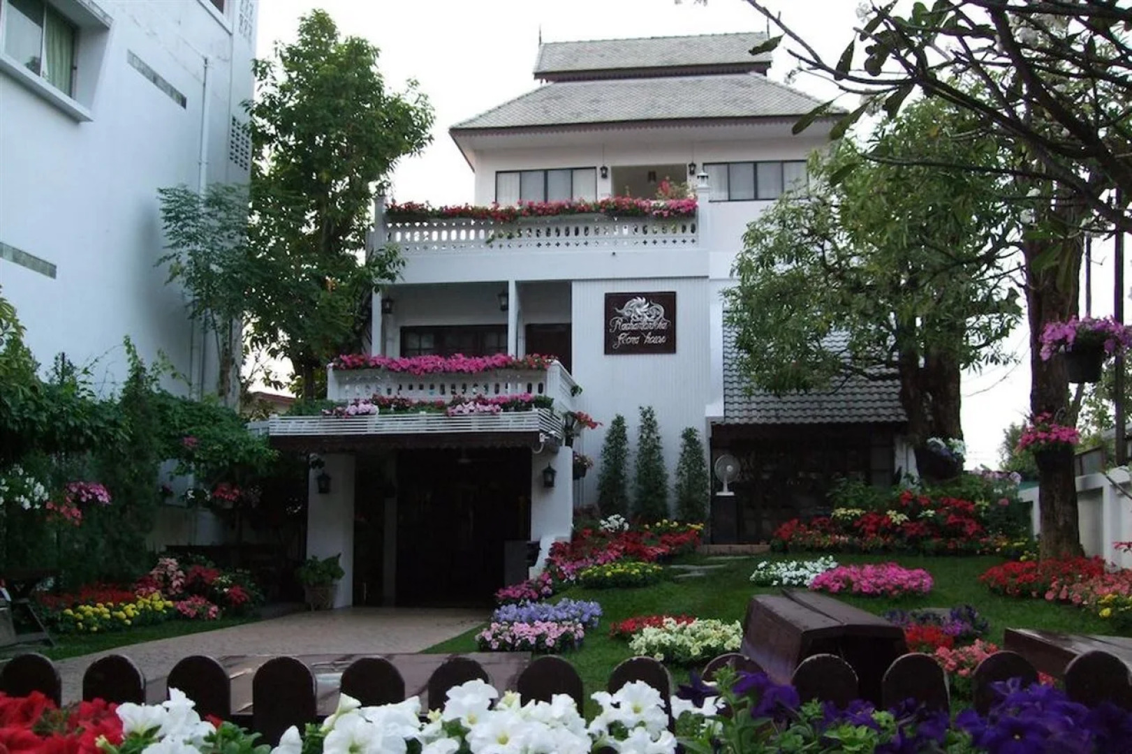 Rachamankha Flora House