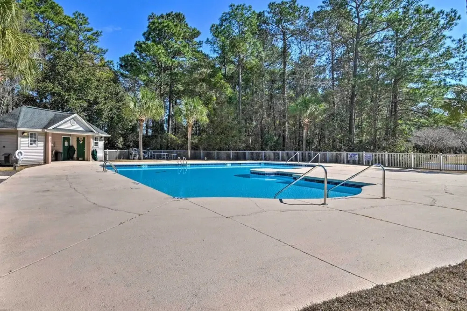 True Blue Golf Resort Condo - 3 Mi to Beach!