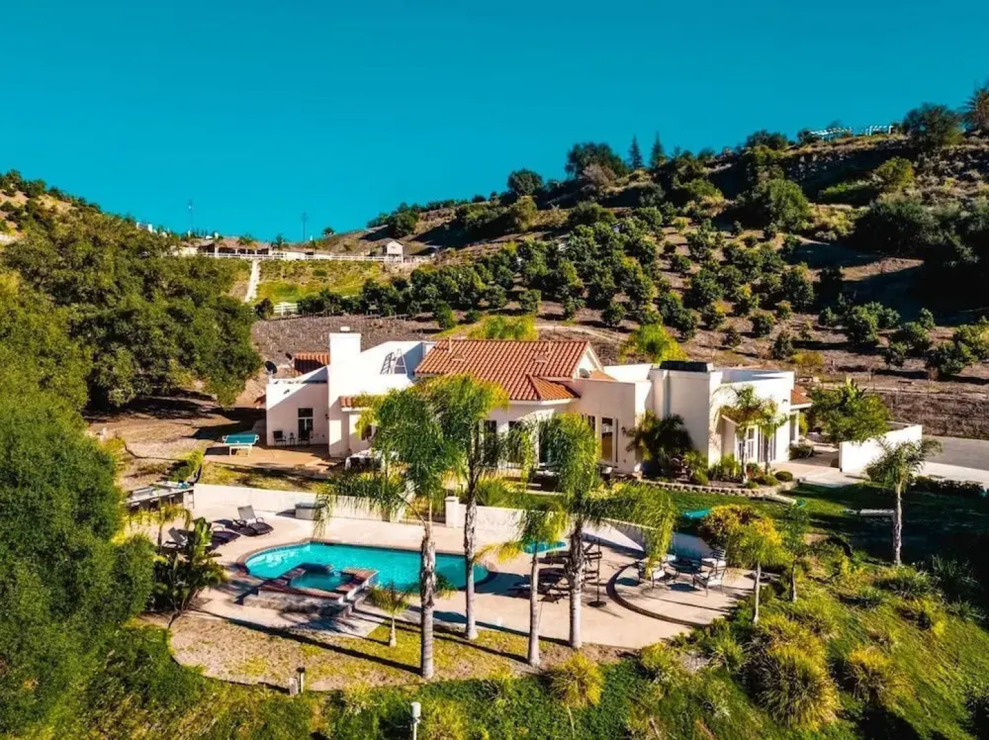 Grapevine by AvantStay | Secluded Villa | 4 Acres of Vineyards & Avo Groves!