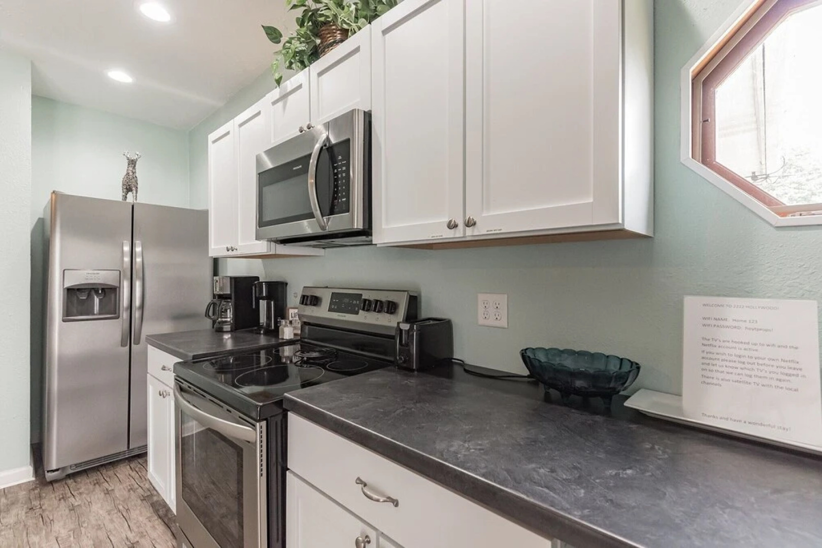 Quiet And Comfy Studio Apartment In South Bend, Minutes From Notre Dame! Pet Friendly! Apts