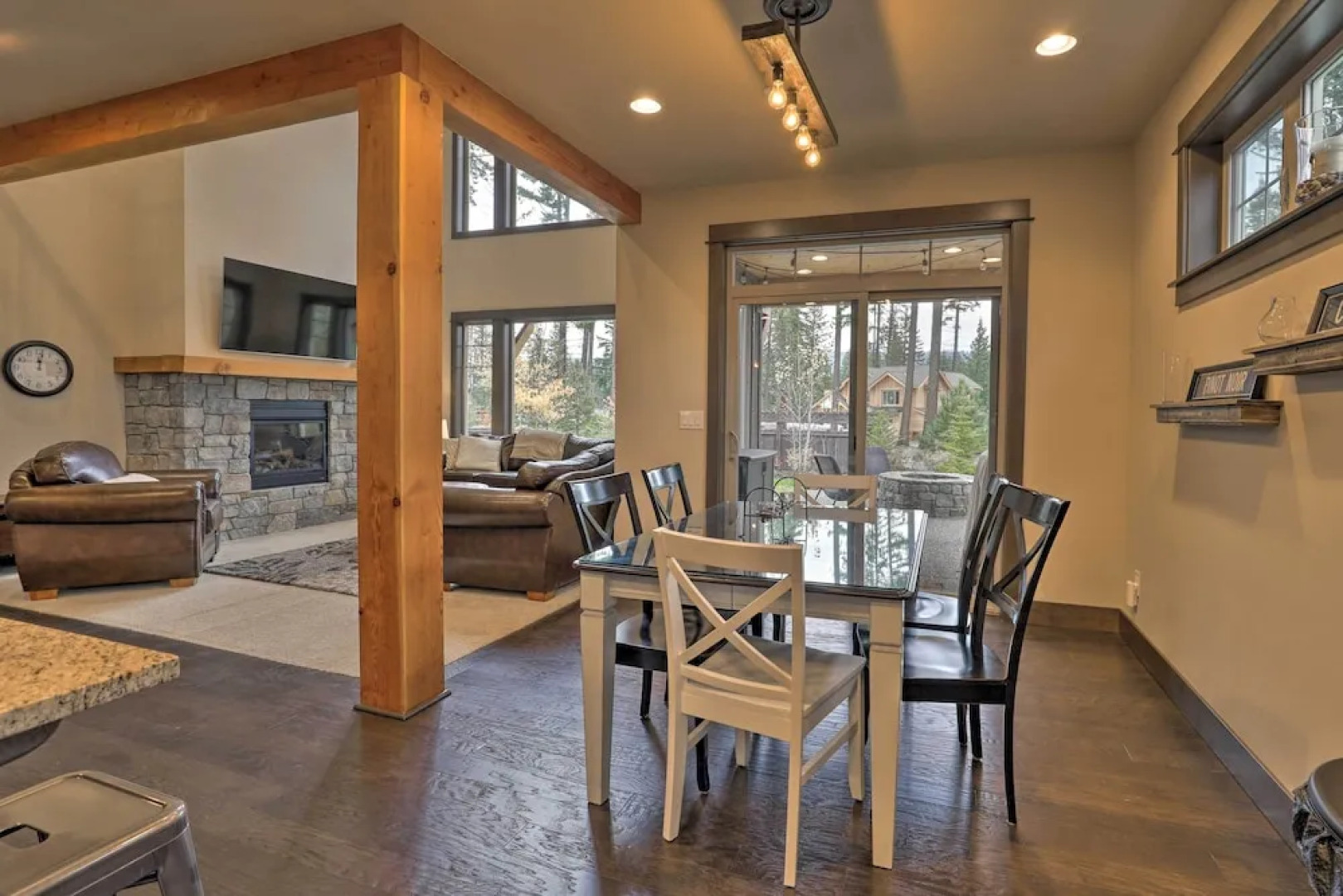 Luxury Suncadia Resort Retreat w/ Private Hot Tub!