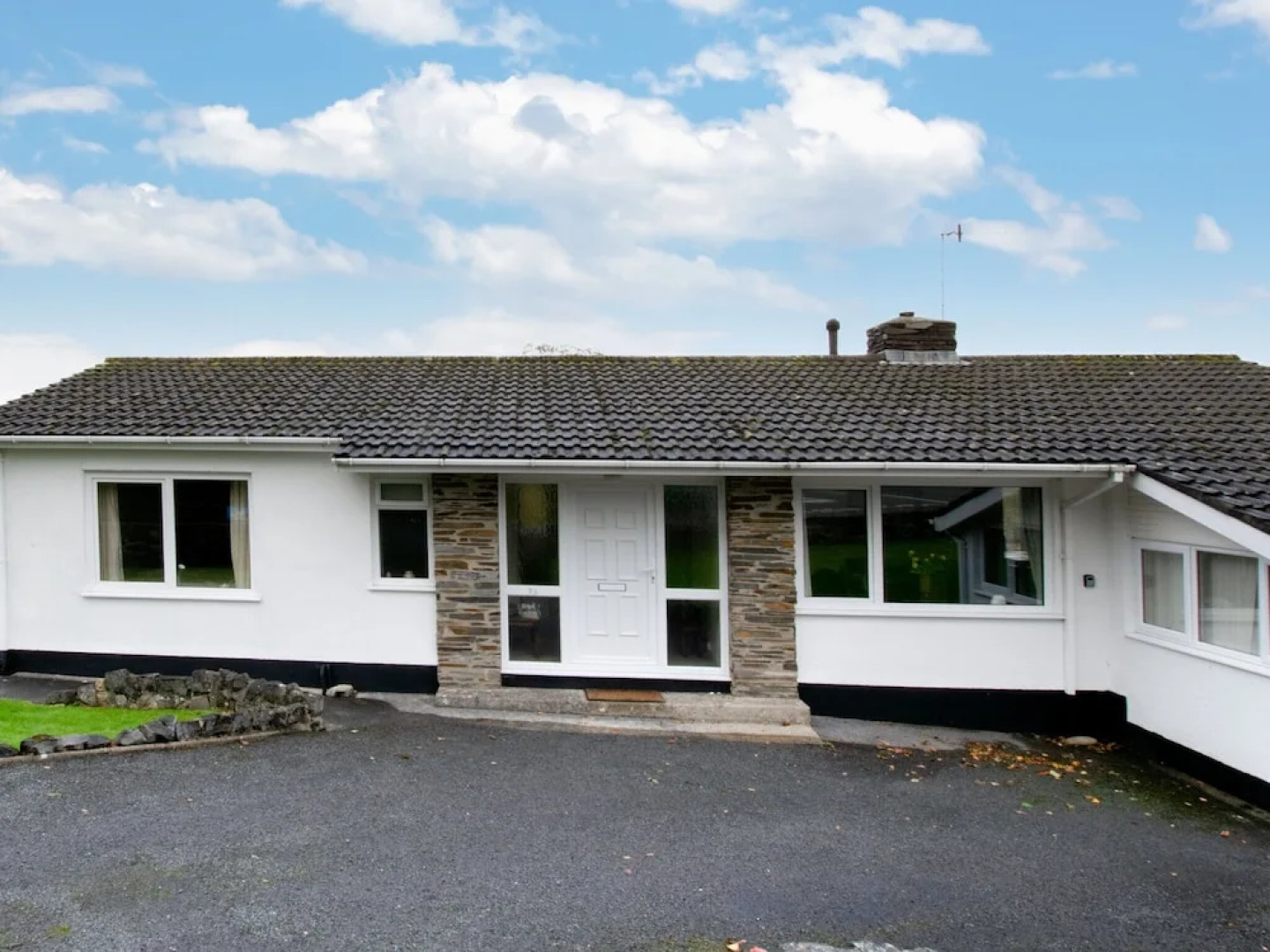 Homely Holiday Home in Saundersfoot With Garden