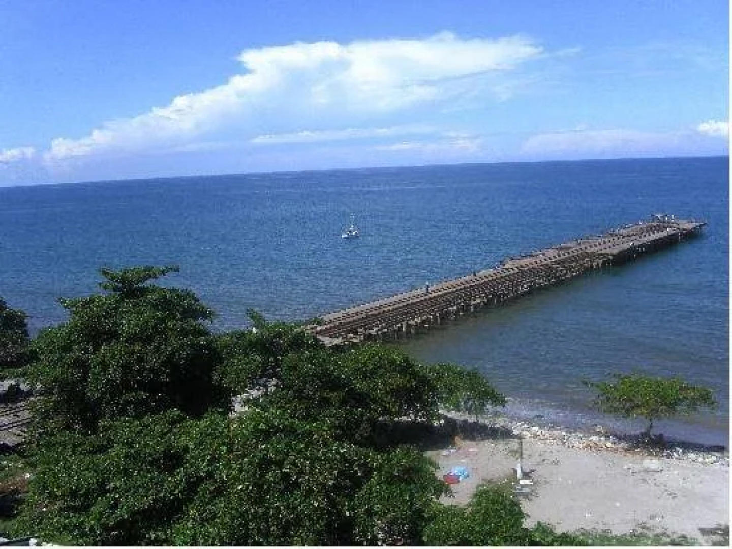 Art-Deco Beach Hotel