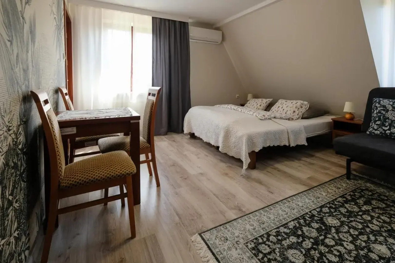 Willa Irys z basenem