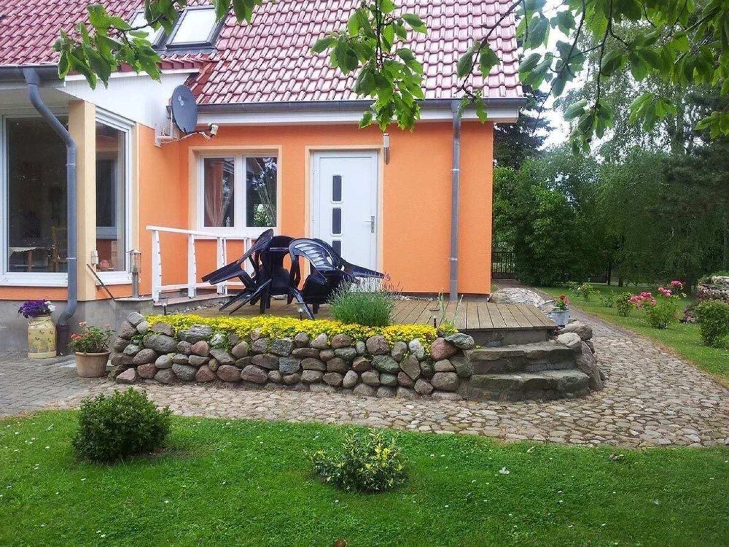 Geschmackvoll Ausgestattete Ferienwohnung für 3 Personen + 1 Aufbettung