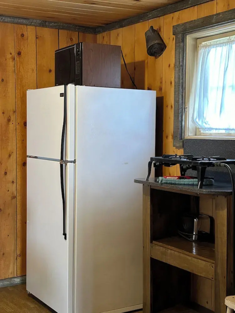 Moore's Old Pine Inn