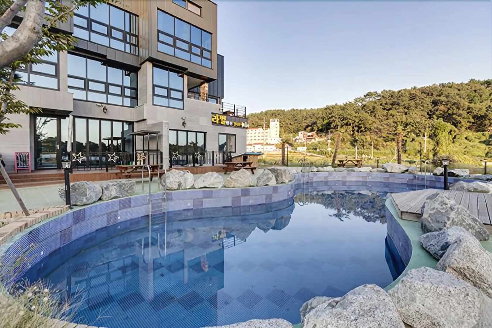 Namhae Rabyeol Pension