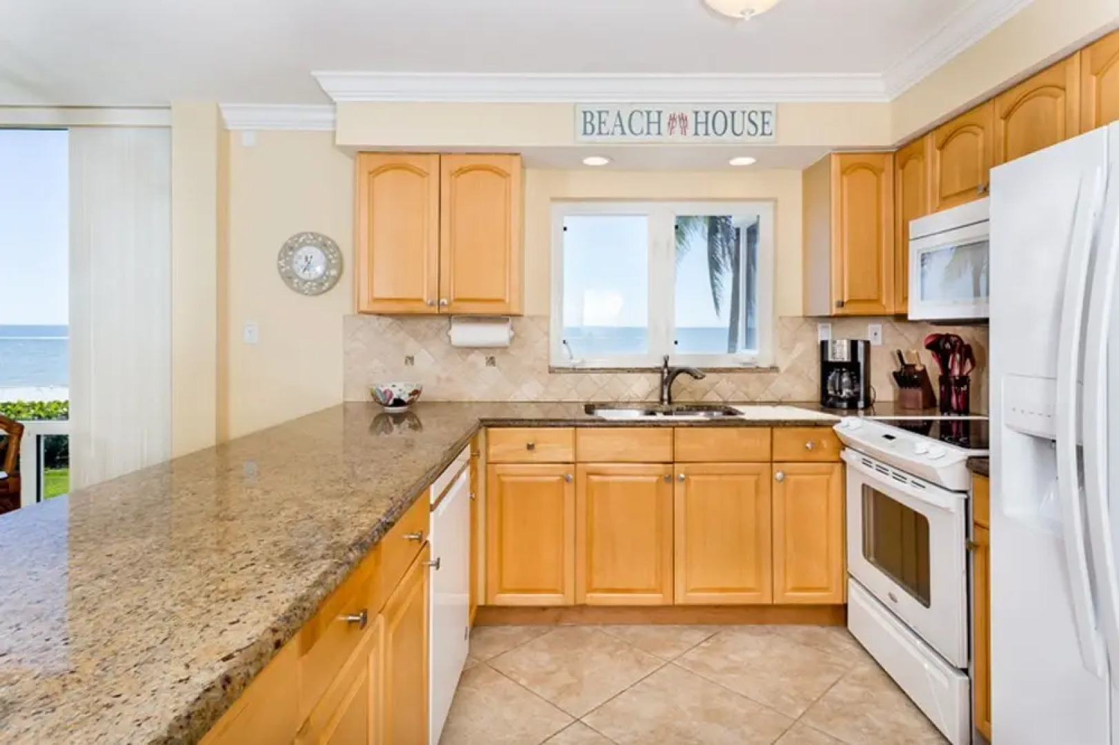 Island Beach Club 230D