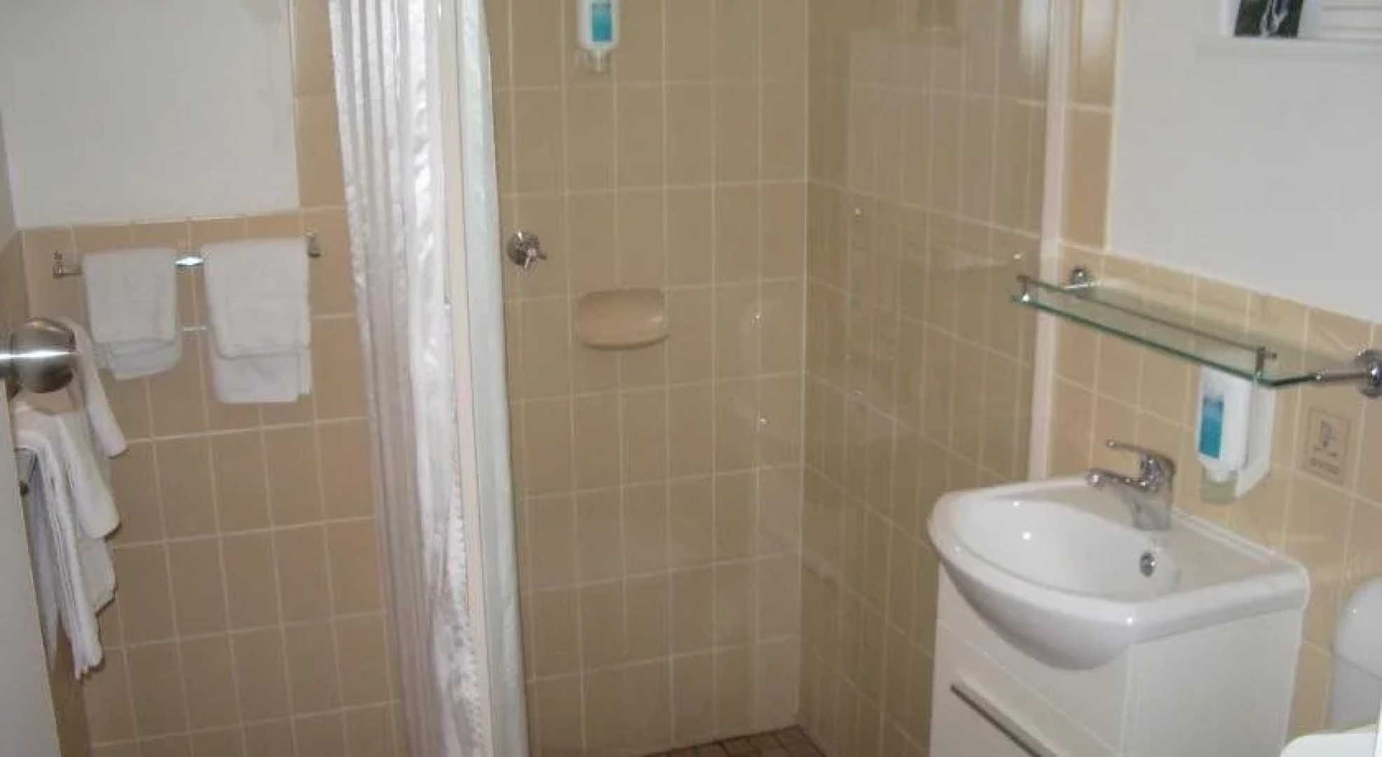 Aviators Lodge Motel