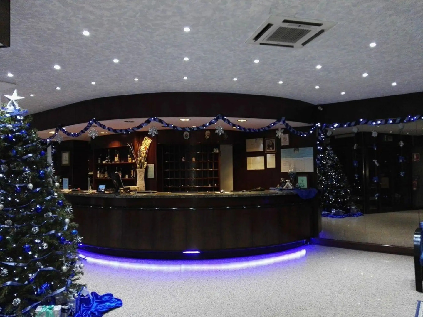 Hotel De La Ville & Centro Congressi