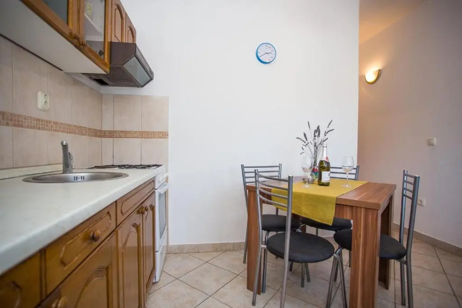 Apartments Mala Karla 1685