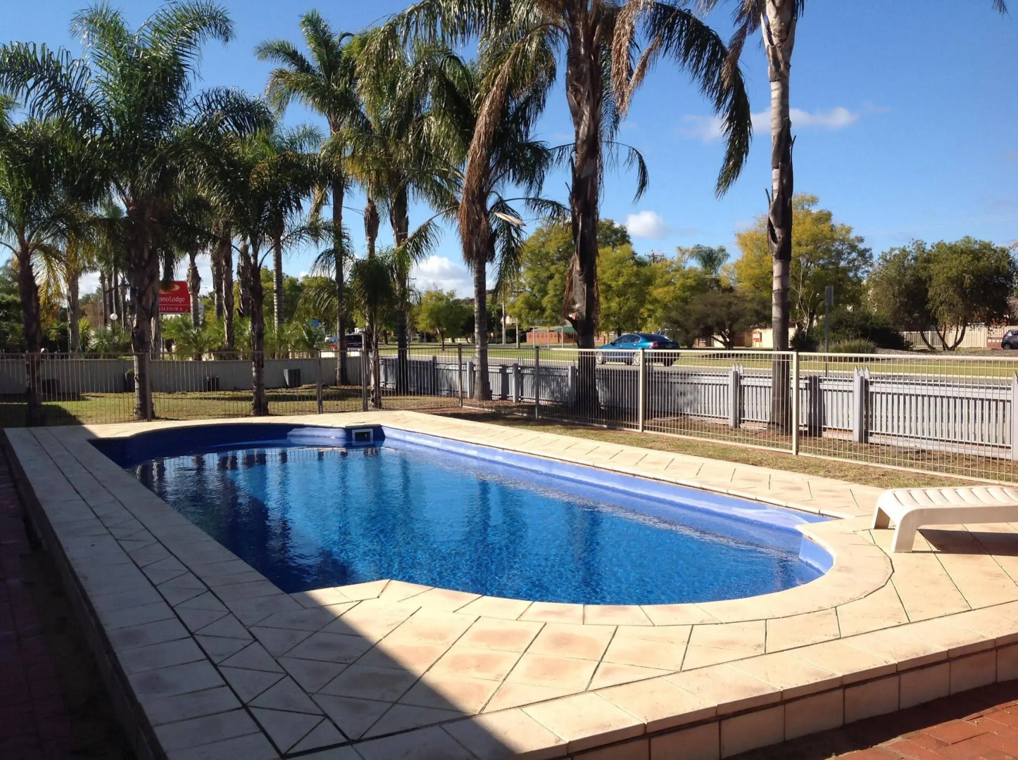 Sunraysia Motel & Holiday Apartments