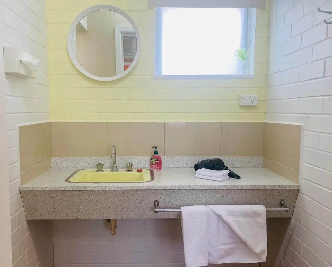 24 Hour CheckIn Motels -Sea Lake Motel