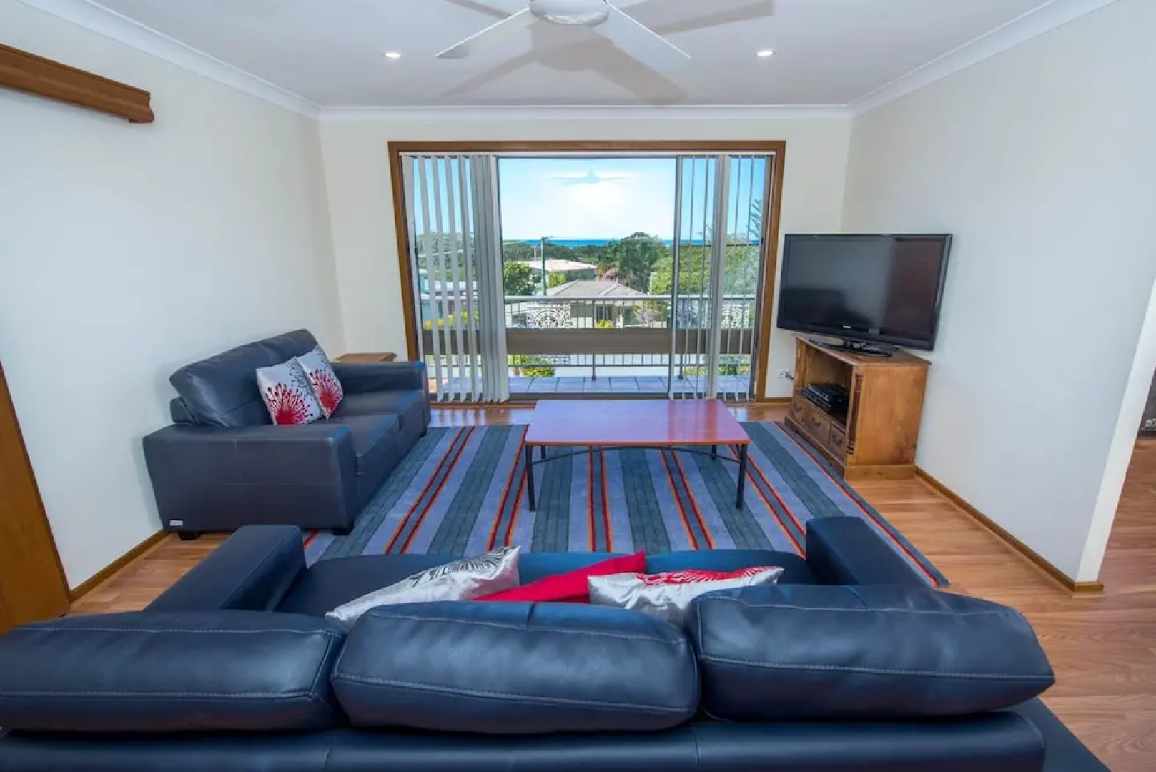 Pet Friendly Lentara St 8 - Fingal Bay