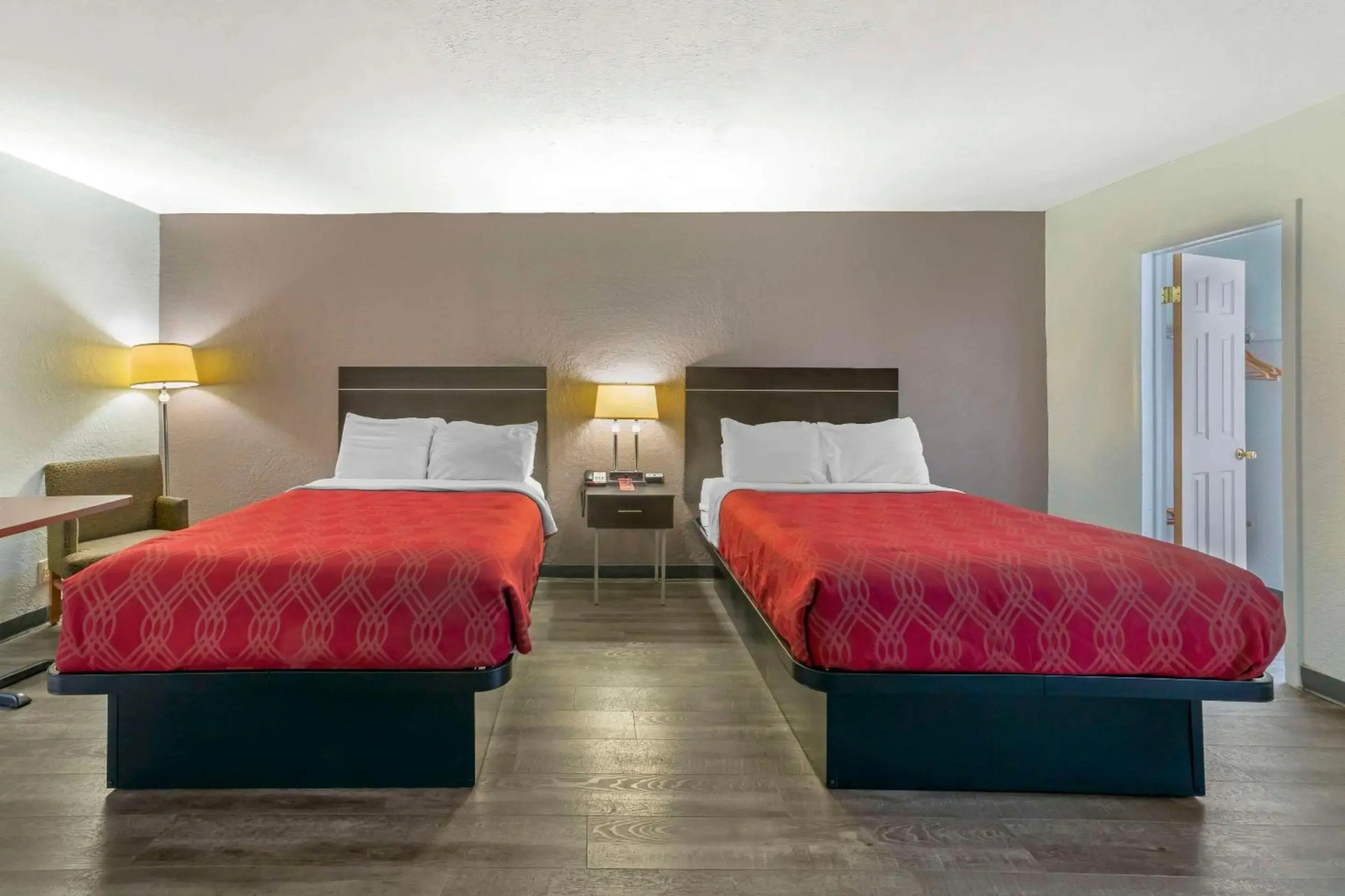 Fort Lauderdale Gardens Inn & Suites