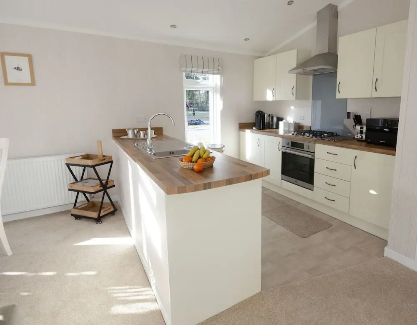 Hollicarrs - Bumblebee Lodge