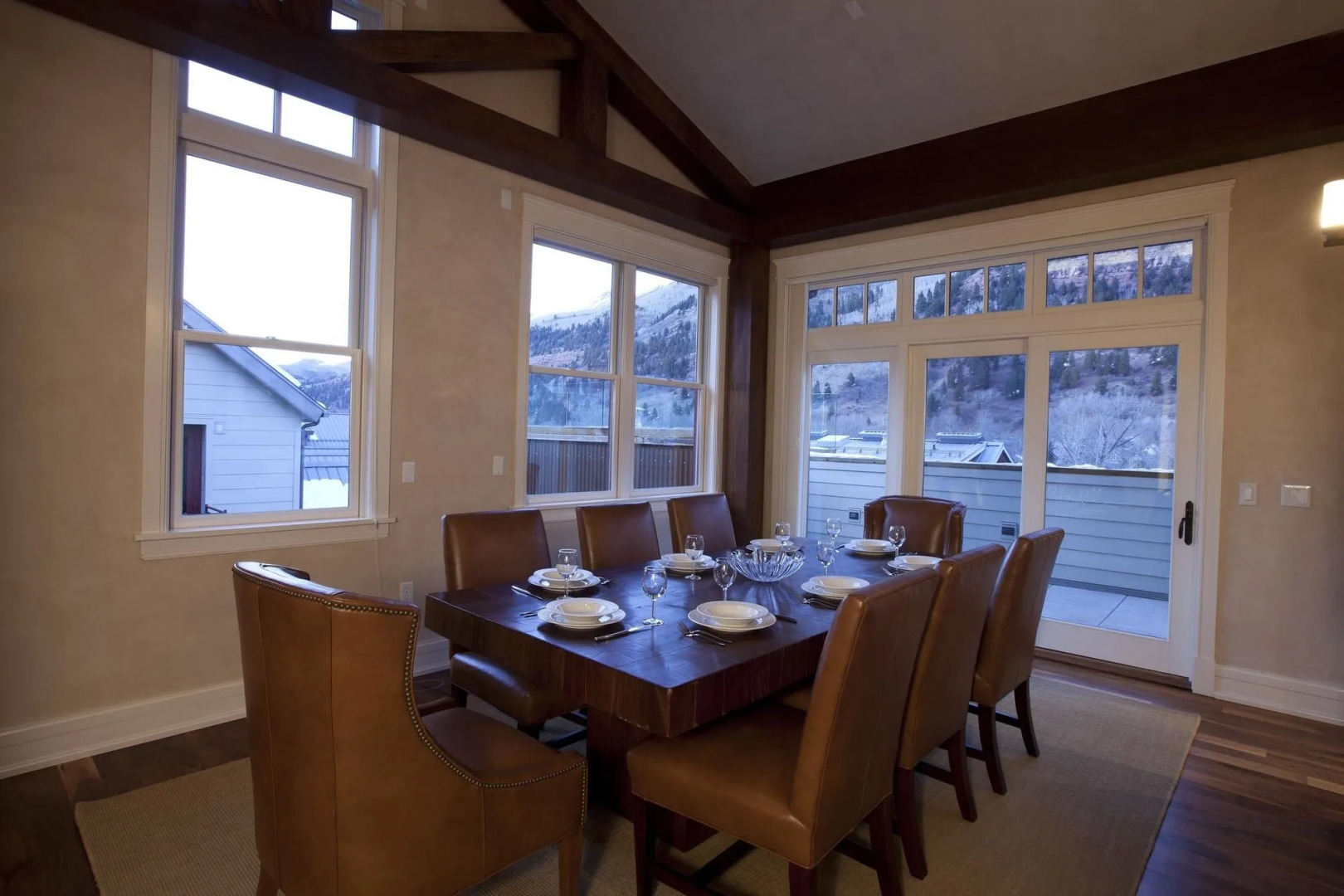 Element 52, Auberge Collection