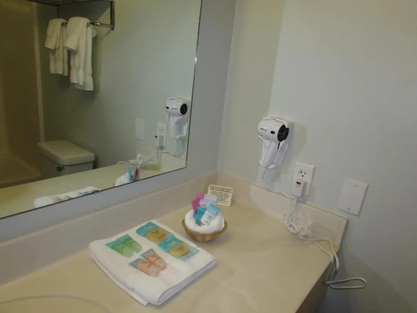 FairBridge Inn & Suites Dupont