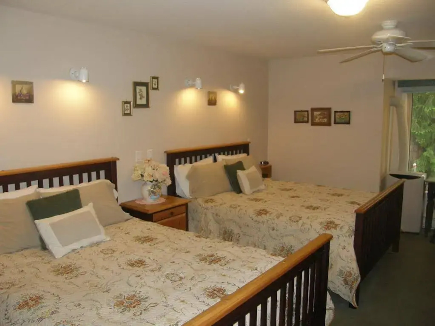 Cedar Wood Lodge B&B